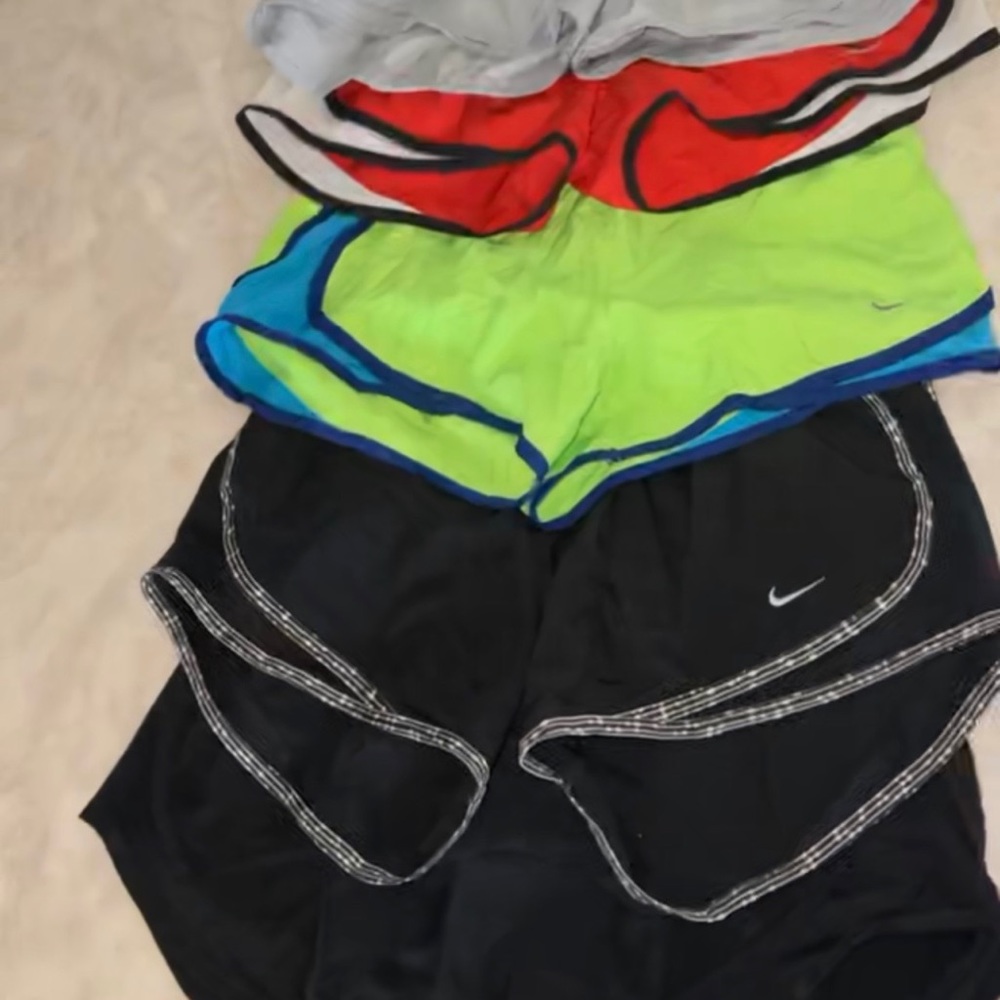(Lot) 8 Womens Nike tempo shorts